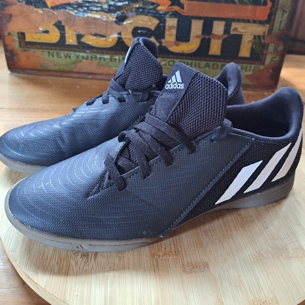 Adidas Indoor Soccer Cleats, Women Size 6, Predator Edge, Football Trainers
